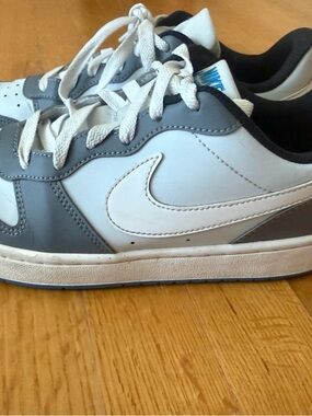 Nike Court Borough size 6